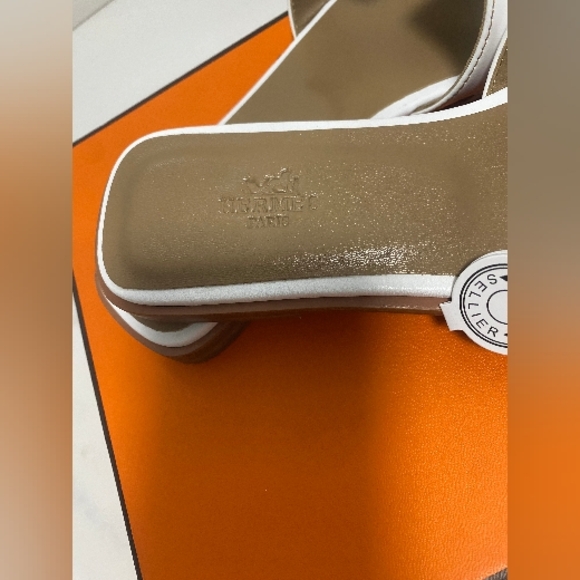 NWT White Hermes Orans Sandals - Picture 5 of 6